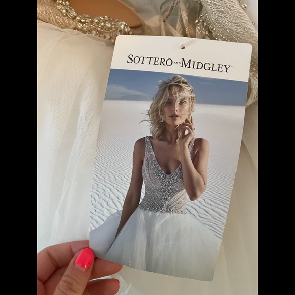 Sottero and Midgley Bardot Gown - Picture 2 of 8
